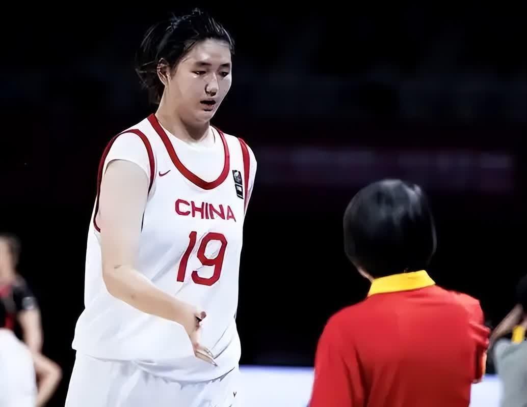 中国女篮未来可期内线优势大+防守有漏洞