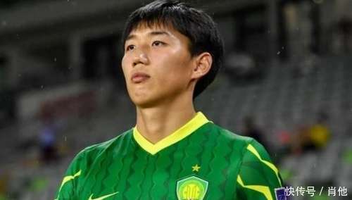 他上赛季还在中甲踢球，本赛季却完成逆袭多次进国足，迎来新巅峰梅开二度，铜梁龙21岁前锋向余望当选中甲第15轮最佳球员的简单介绍